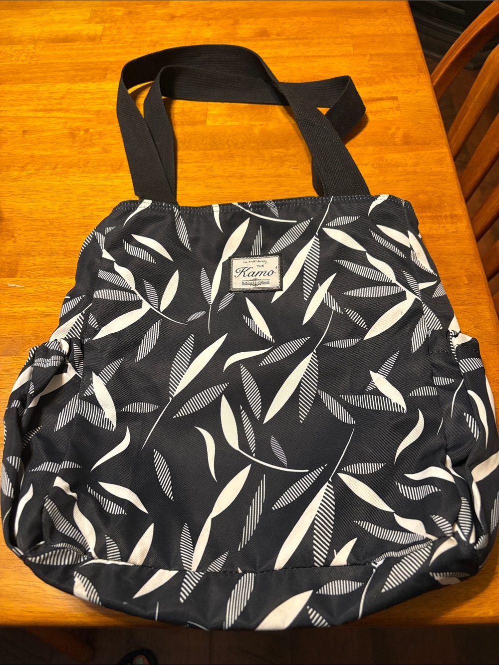 Kamo Black and White Leaf-Pattern Tote
